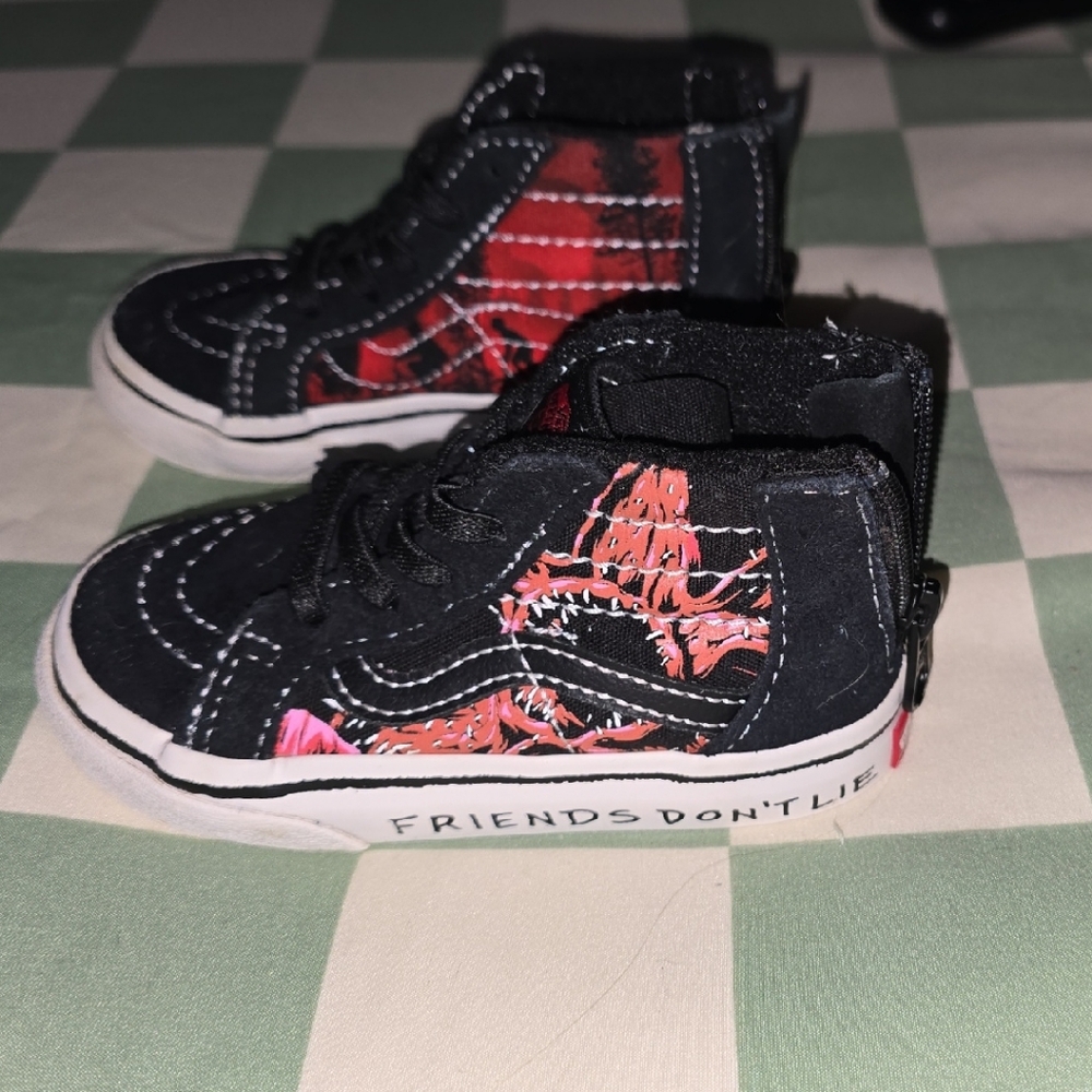 Vans Kids Sneakers - Black and Red